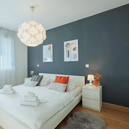 Golden Tulip דירה *